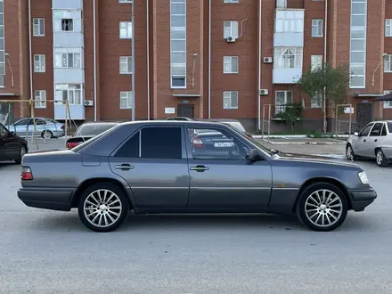 Mercedes-Benz E 220 1994 года за 3 500 000 тг. в Байконыр – фото 12