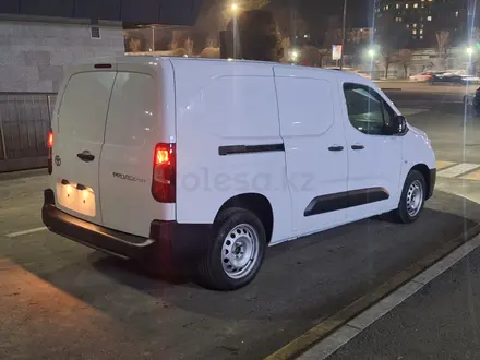 Toyota ProAce Verso 2025 года за 24 900 000 тг. в Алматы – фото 16