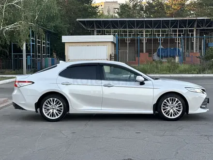 Toyota Camry 2019 года за 13 500 000 тг. в Павлодар – фото 10