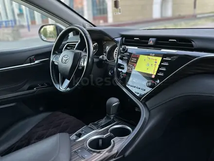 Toyota Camry 2019 года за 13 500 000 тг. в Павлодар – фото 14