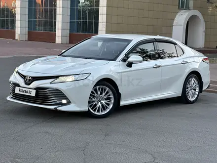 Toyota Camry 2019 года за 13 500 000 тг. в Павлодар – фото 2