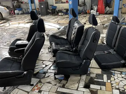 Сиденья салон кресло от Хонда одиссей 3пок RB за 250 000 тг. в Алматы – фото 4