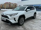 Toyota RAV4 2020 годаfor16 900 000 тг. в Актобе