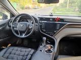 Toyota Camry 2019 года за 13 500 000 тг. в Шымкент – фото 5