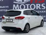 Kia Carens 2015 года за 7 500 000 тг. в Актобе – фото 4