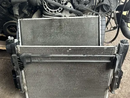 Радиатор оригинал BMW GROUP Е46 за 30 000 тг. в Алматы – фото 3