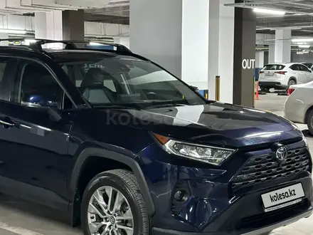 Toyota RAV4 2020 года за 15 000 000 тг. в Астана