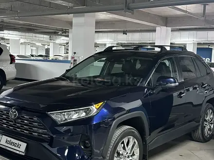 Toyota RAV4 2020 года за 15 000 000 тг. в Астана – фото 3