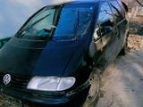 Volkswagen Sharan 1999 года за 300 000 тг. в Сарыкемер – фото 2