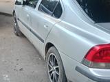 Volvo S60 2002 года за 2 200 000 тг. в Уральск – фото 3