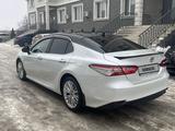 Toyota Camry 2020 года за 14 500 000 тг. в Алматы – фото 4