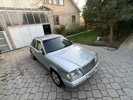 Mercedes-Benz E 280 1994 года за 3 200 000 тг. в Тараз – фото 3