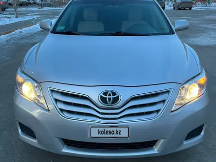 Toyota Camry 2011 года за 4 800 000 тг. в Актобе – фото 2