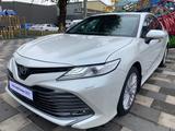 Toyota Camry 2020 года за 15 000 000 тг. в Алматы