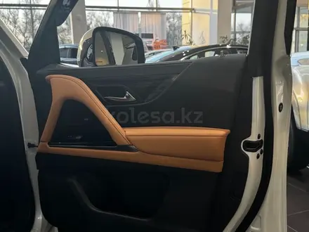 Lexus LX 600 Luxury+ 2025 года за 90 890 000 тг. в Алматы – фото 30