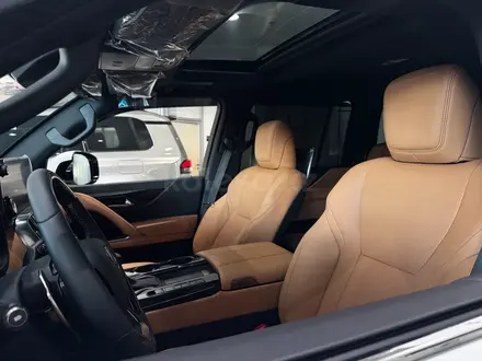 Lexus LX 600 Luxury+ 2025 года за 90 890 000 тг. в Алматы – фото 6