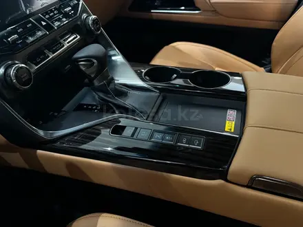 Lexus LX 600 Luxury+ 2025 года за 90 890 000 тг. в Алматы – фото 9