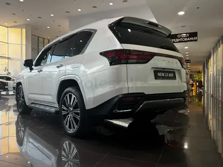 Lexus LX 600 Luxury+ 2025 года за 90 890 000 тг. в Алматы – фото 11
