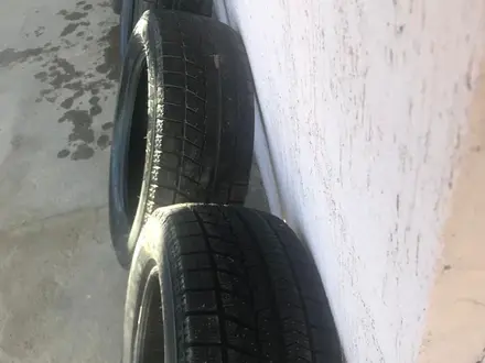 Шины 215/55/17 Bridgestone за 120 000 тг. в Уральск