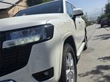 Toyota Land Cruiser 2023 года за 44 000 000 тг. в Алматы – фото 3