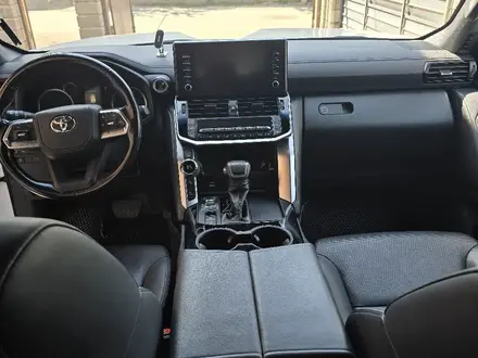 Toyota Land Cruiser 2023 года за 44 000 000 тг. в Алматы – фото 8
