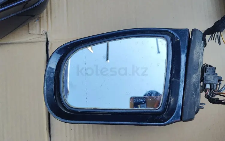 Зеркало заднего вида на Mercedes Benz W 210 за 30 000 тг. в Алматы