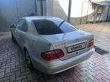 Mercedes-Benz CLK 320 2001 годаүшін3 250 000 тг. в Шымкент – фото 3