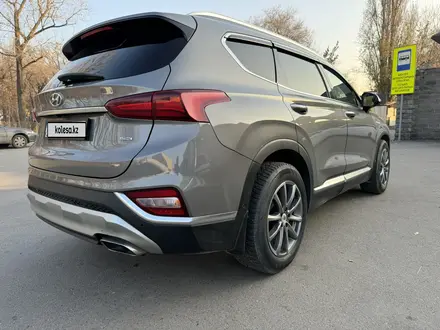 Hyundai Santa Fe 2020 года за 14 500 000 тг. в Алматы – фото 2