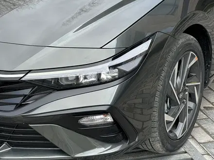 Hyundai Elantra 2023 года за 8 890 000 тг. в Шымкент – фото 4