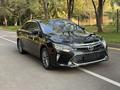 Toyota Camry 2018 года за 14 000 000 тг. в Алматы – фото 2