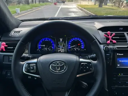 Toyota Camry 2018 года за 14 000 000 тг. в Алматы – фото 10