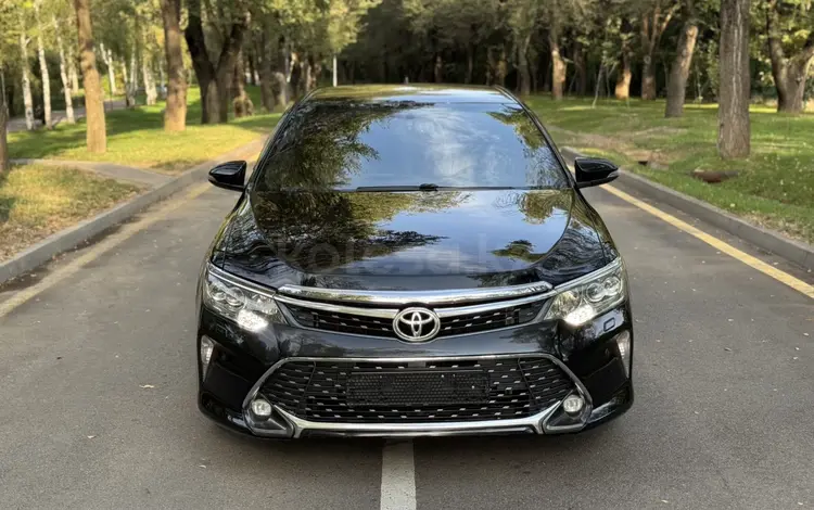 Toyota Camry 2018 года за 14 000 000 тг. в Алматы