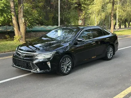 Toyota Camry 2018 года за 14 000 000 тг. в Алматы – фото 4