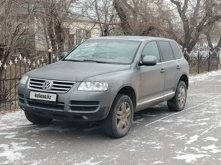 Volkswagen Touareg 2005 года за 5 500 000 тг. в Астана – фото 3