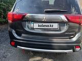 Mitsubishi Outlander 2017 года за 8 700 000 тг. в Лисаковск – фото 3