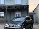 Toyota RAV4 2014 года за 6 500 000 тг. в Уральск – фото 2