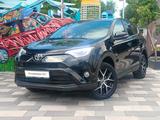 Toyota RAV4 2018 года за 10 300 000 тг. в Алматы