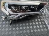 Передние фары Toyota 4Runner за 350 000 тг. в Алматы