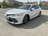 Toyota Camry 2021 года за 14 800 000 тг. в Актобе