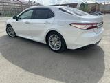 Toyota Camry 2021 года за 15 000 000 тг. в Актобе – фото 5