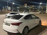 Hyundai Accent 2022 года за 6 500 000 тг. в Жезказган – фото 2
