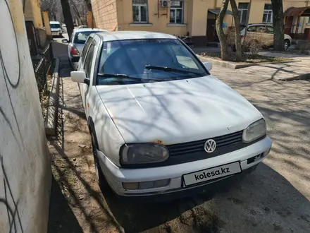 Volkswagen Golf 1994 года за 1 300 000 тг. в Есик
