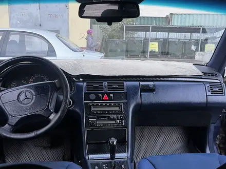 Mercedes-Benz E 200 1996 года за 2 199 999 тг. в Астана – фото 9