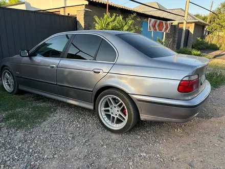 BMW 528 1996 года за 3 250 000 тг. в Узынагаш – фото 2