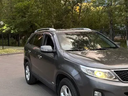 Kia Sorento 2012 года за 7 500 000 тг. в Астана – фото 2