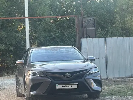 Toyota Camry 2019 года за 12 500 000 тг. в Алматы – фото 2