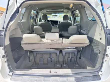 Toyota Sienna 2015 года за 10 500 000 тг. в Атырау – фото 16