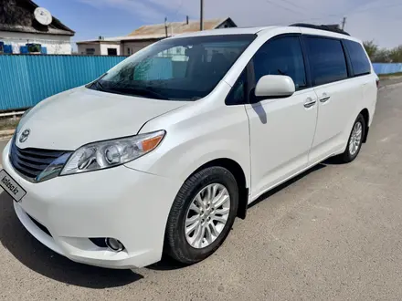 Toyota Sienna 2015 года за 10 500 000 тг. в Атырау – фото 4