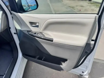 Toyota Sienna 2015 года за 10 500 000 тг. в Атырау – фото 11