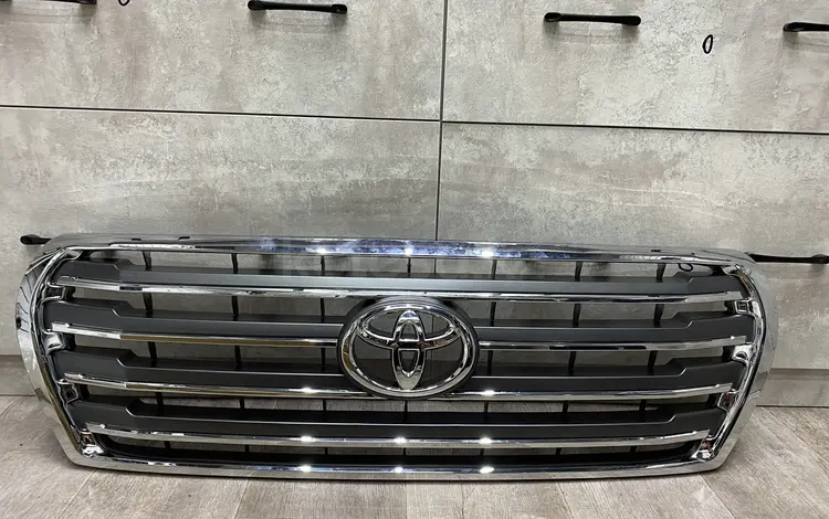 Решетка радиатора на Toyota Land Cruiser 200 за 45 000 тг. в Алматы